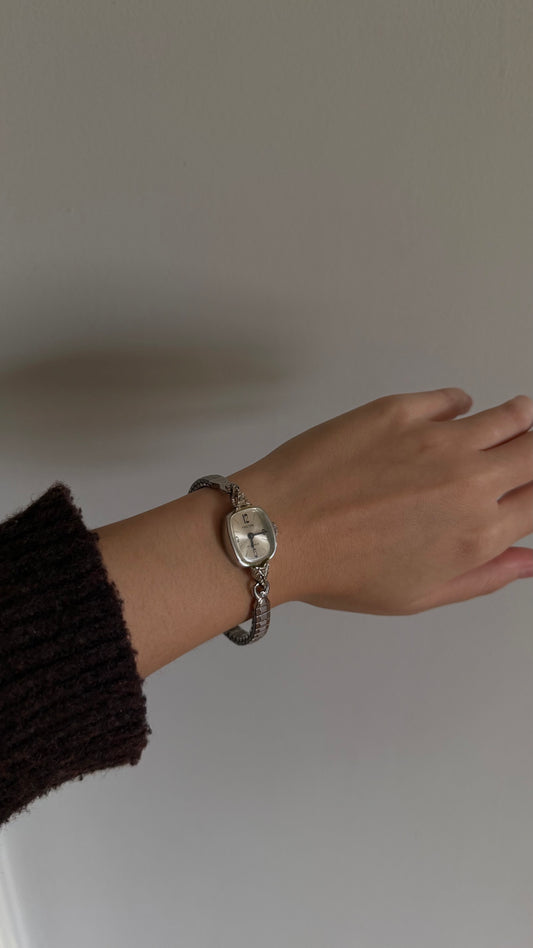 001 Vintage Time Tone 17 Jewel Mechanical Watch