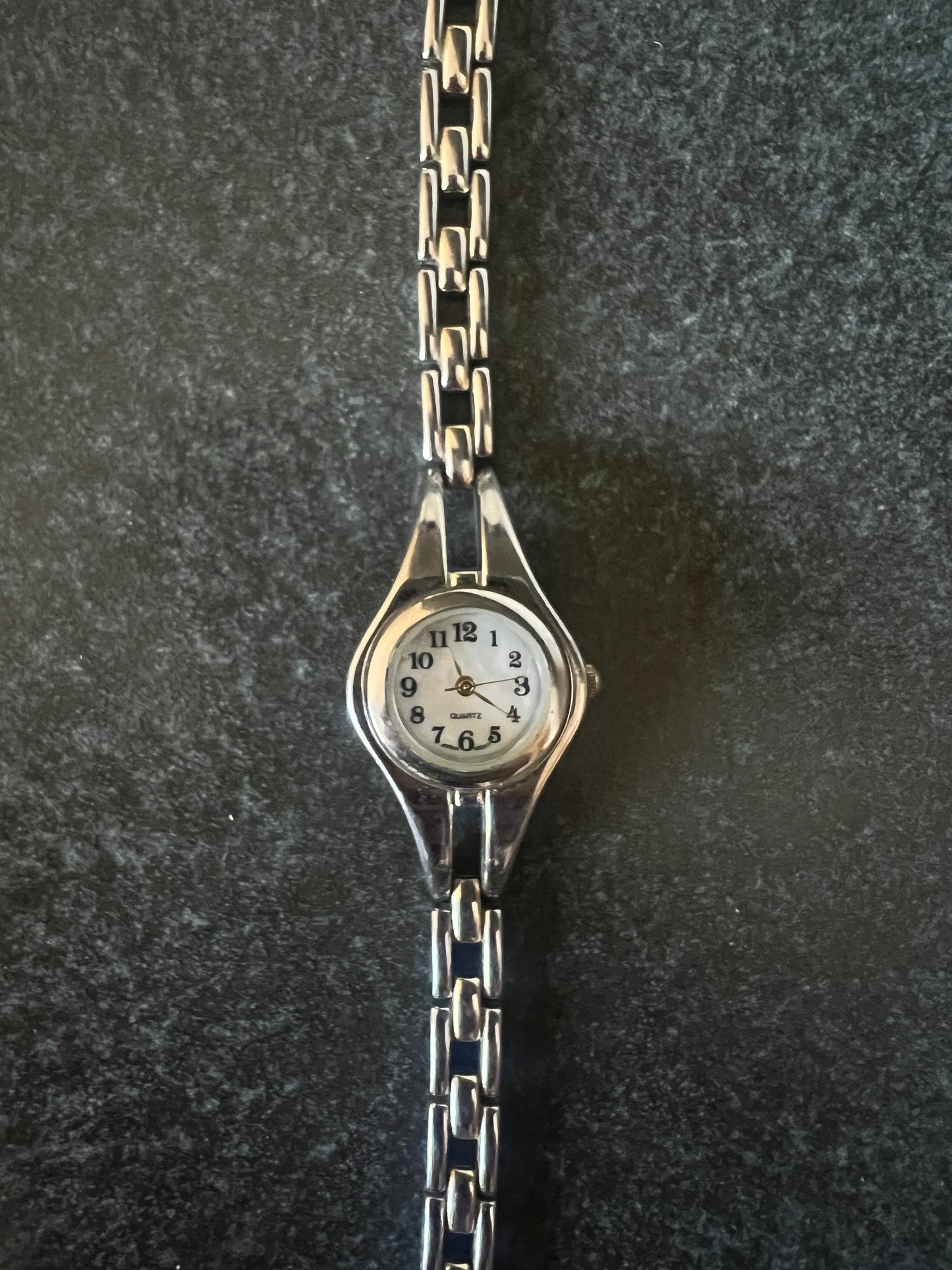 008 Silver Quartz Watch