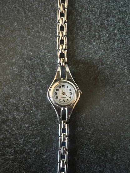 008 Silver Quartz Watch